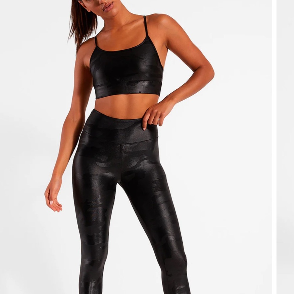 KORAL XS SWEEPER CAMOUFLAGE SPORTS BRA IN BLACK CAMO